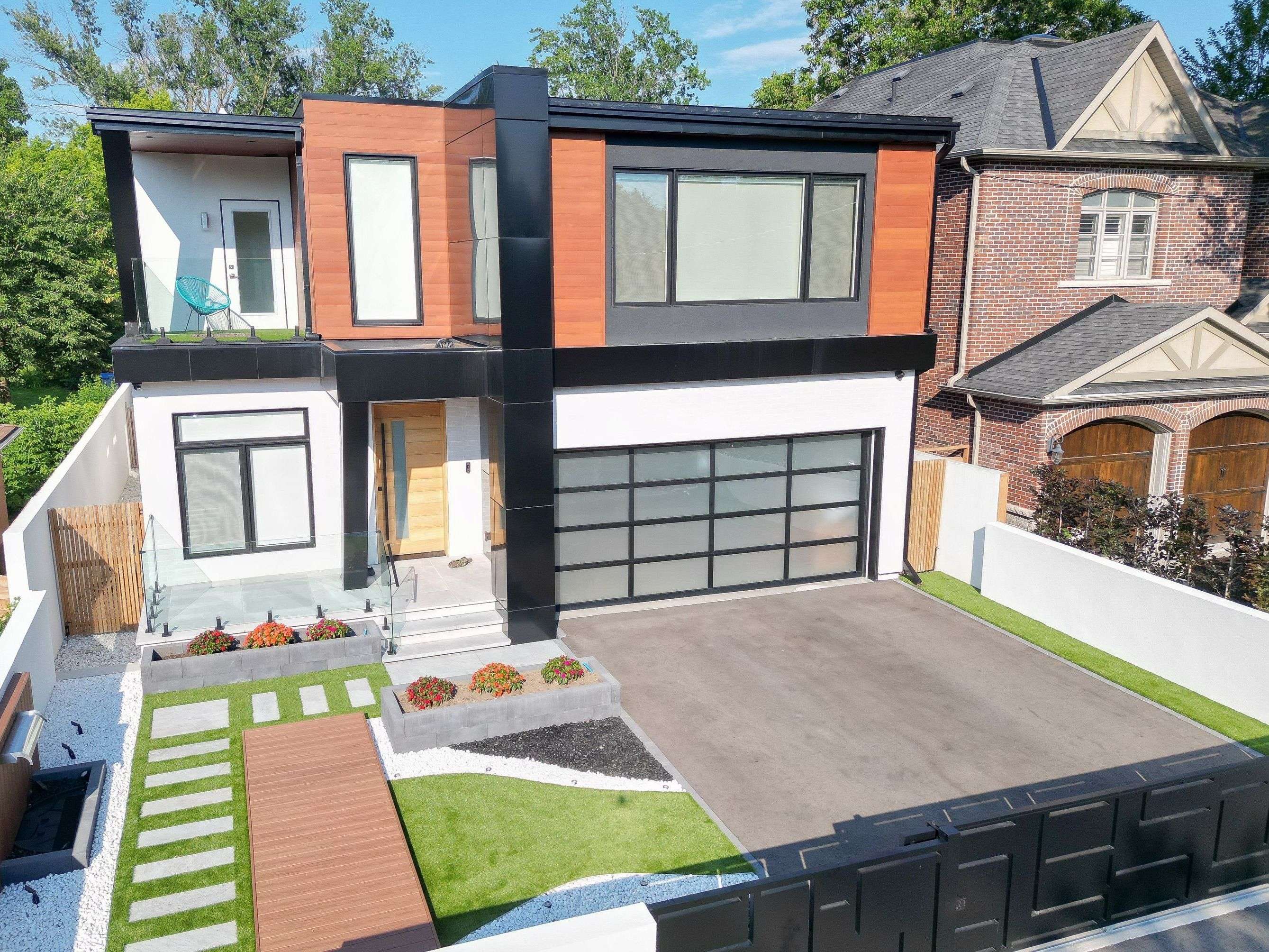 Toronto W08, ON M9B 4B7,27 Prennan AVE