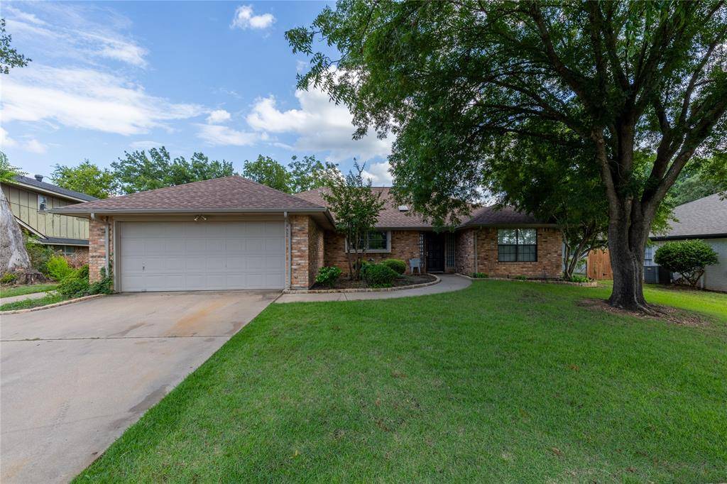 De Cordova, TX 76049,5207 Fairway Circle