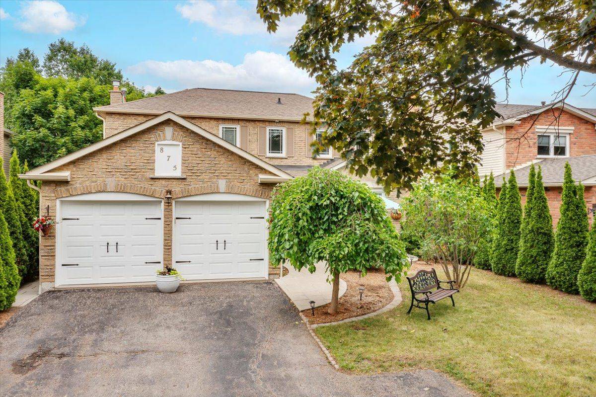 Whitby, ON L1N 6T8,875 Knotwood CT