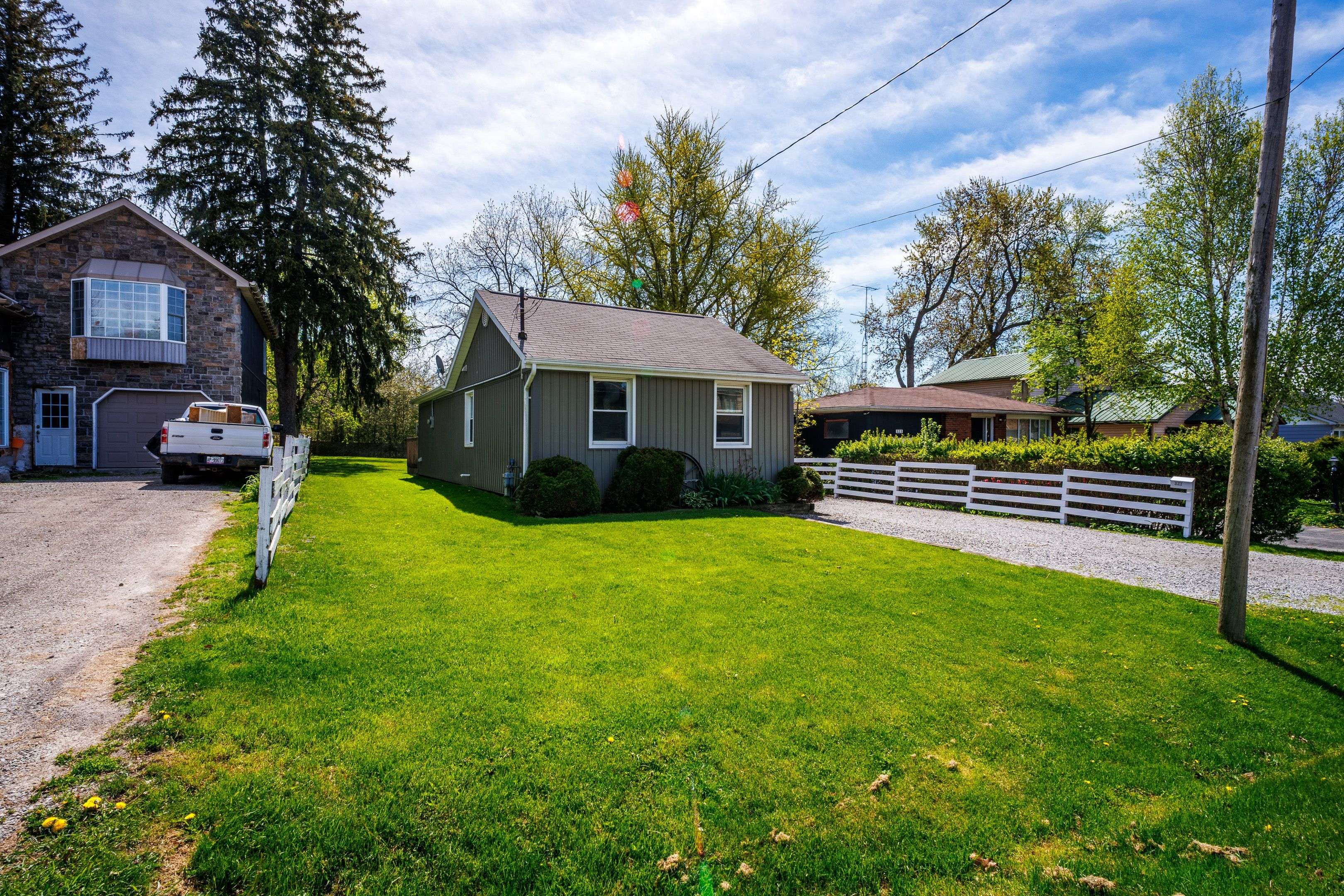 Pickering, ON L1W 2N1,327 Dyson RD