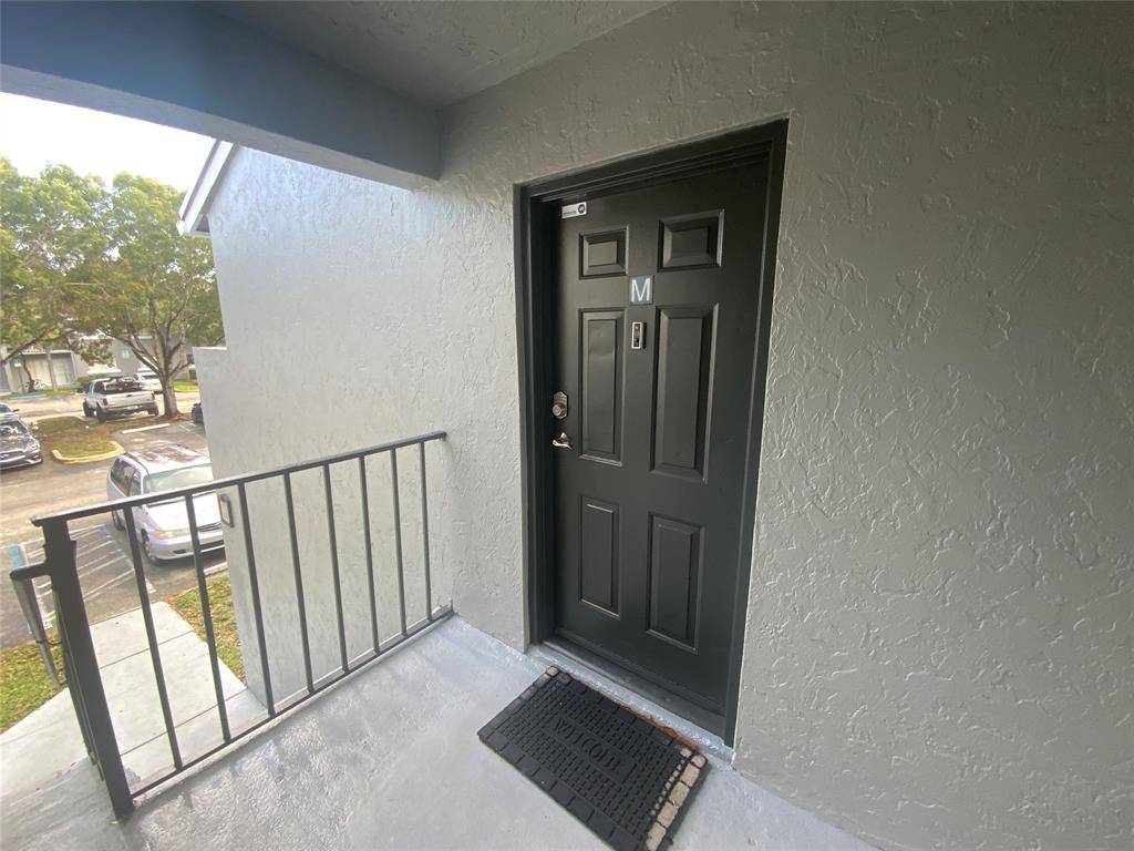 West Palm Beach, FL 33411,1129 LAKE VICTORIA DRIVE #M