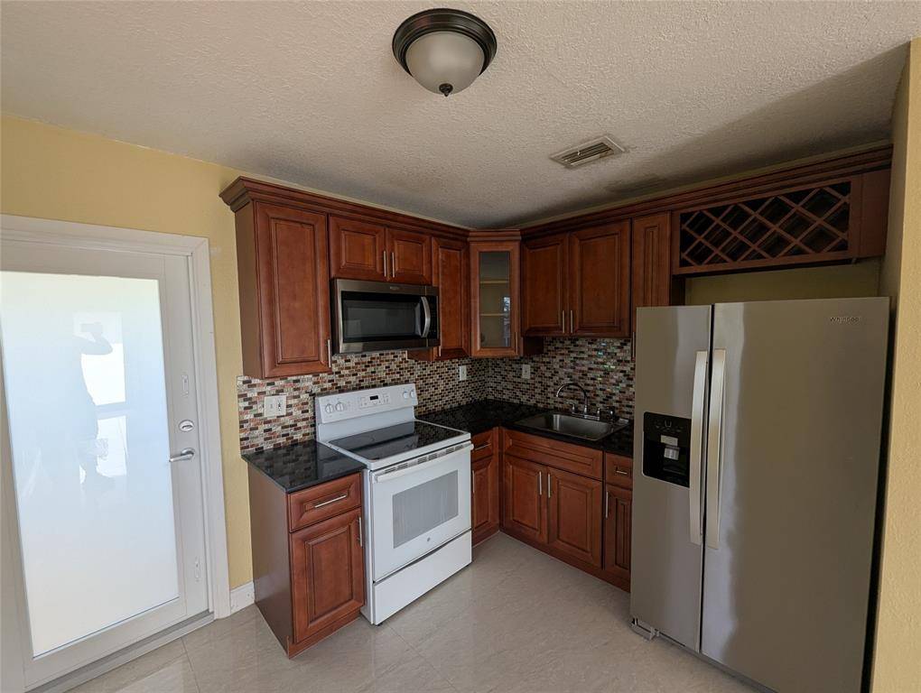 Miami, FL 33161,1571 NE 109th St