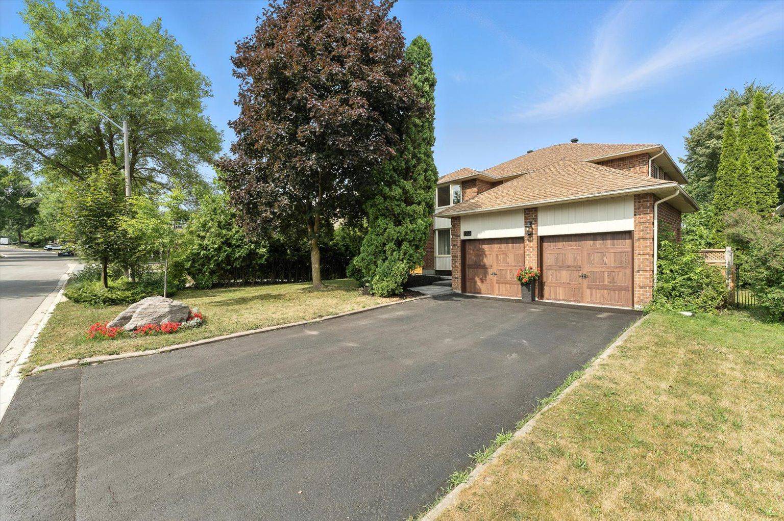 Aurora, ON L4G 4R9,106 Crawford Rose DR