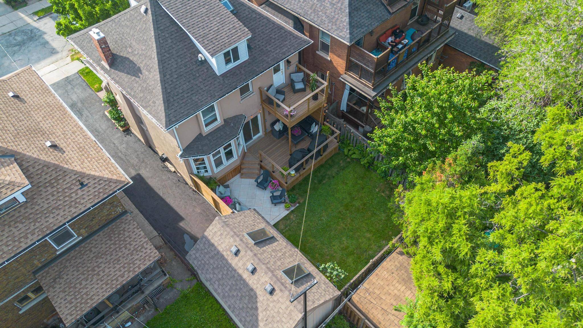 Hamilton, ON L8M 2J1,37 Burris ST