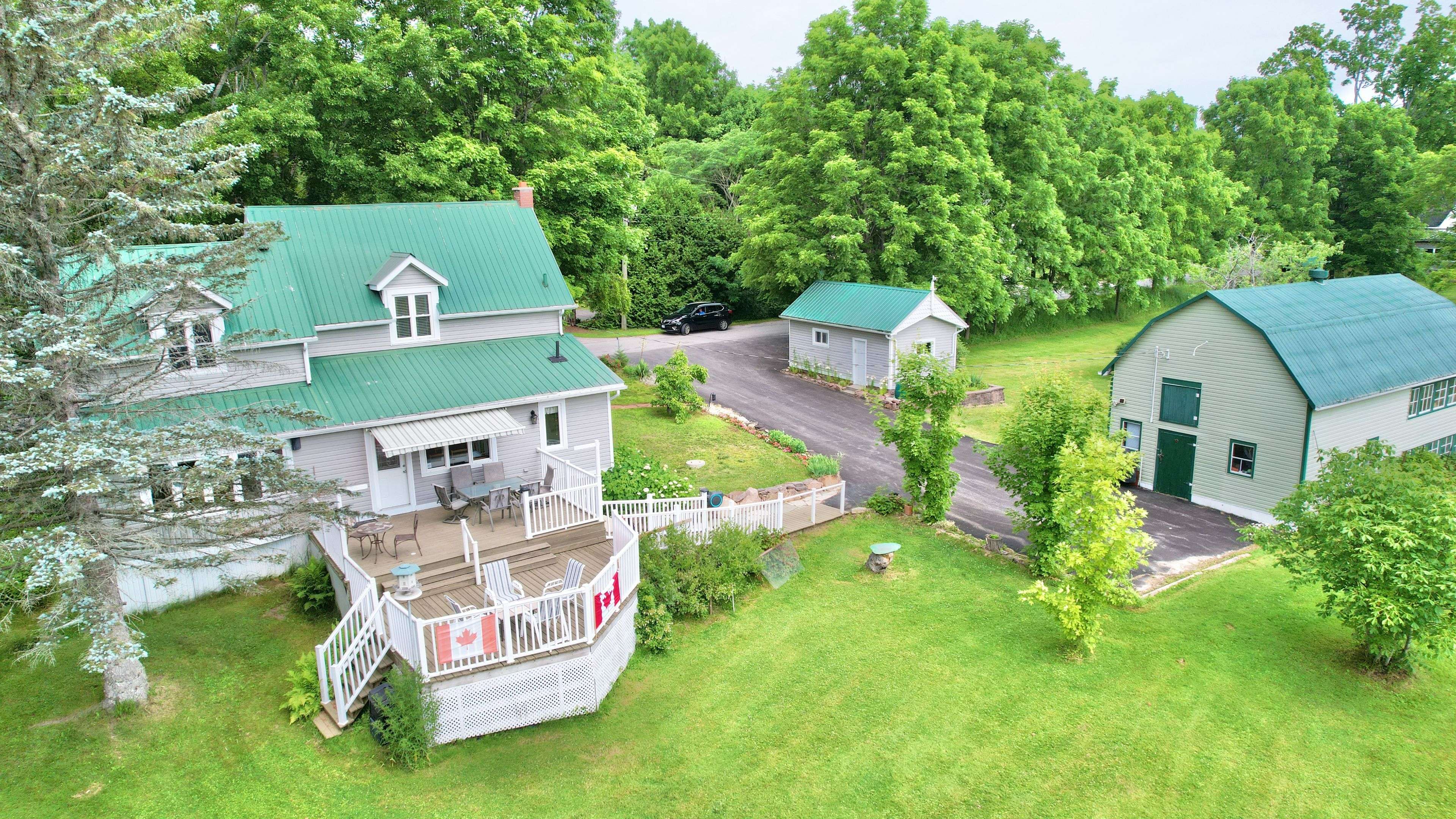 Leeds And The Thousand Islands, ON K0E 1R0,19 Old River RD