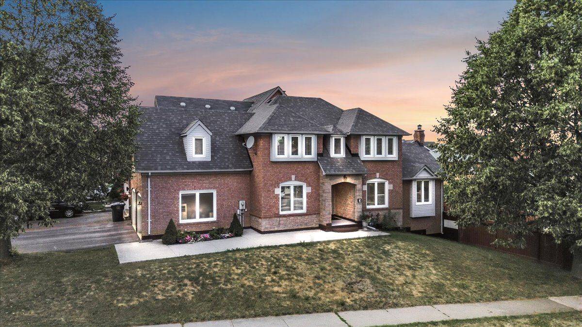 Brampton, ON L6R 1G8,3 Stoneledge CIR