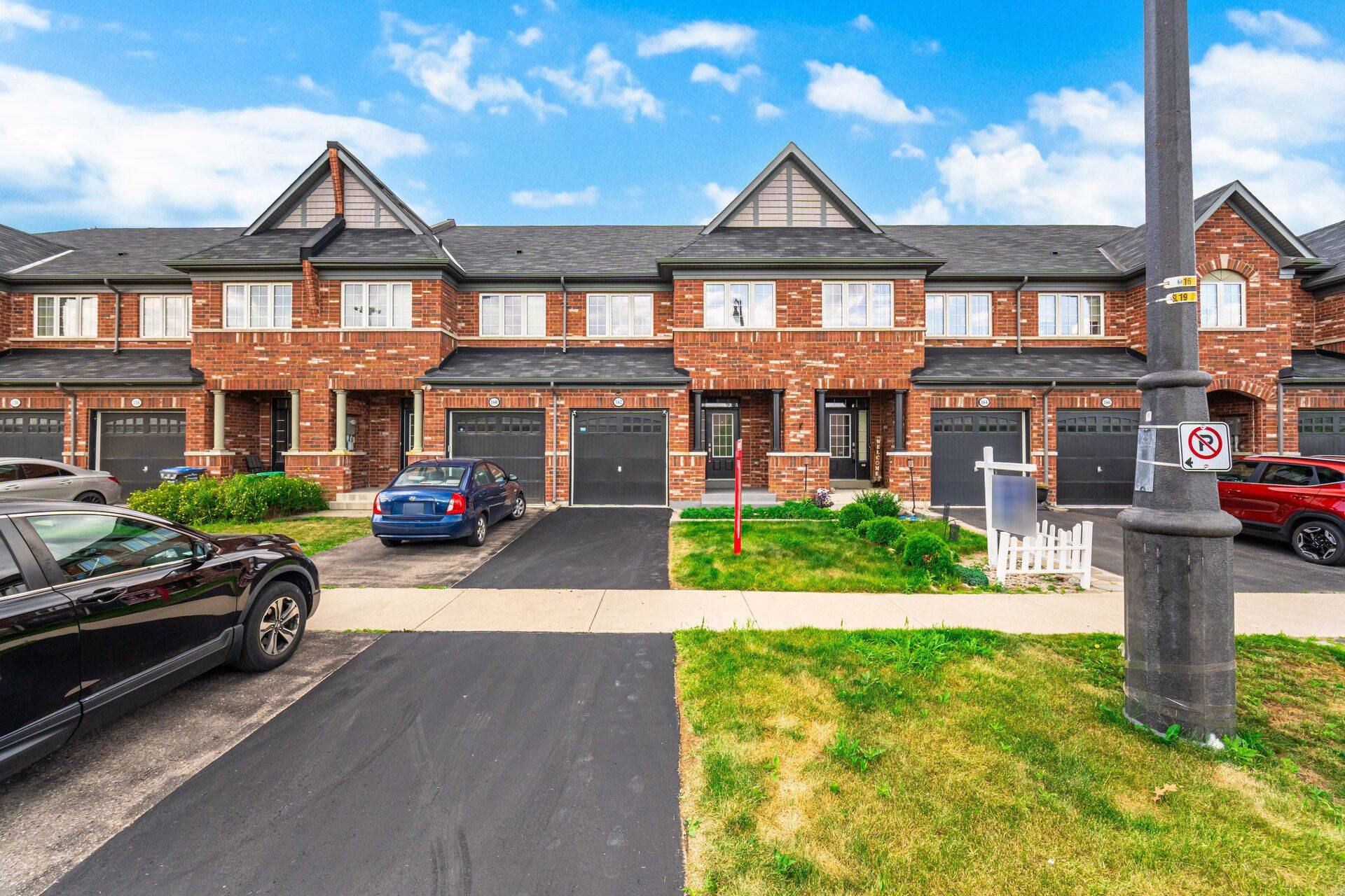 Brampton, ON L6R 3R2,162 Sussexvale DR