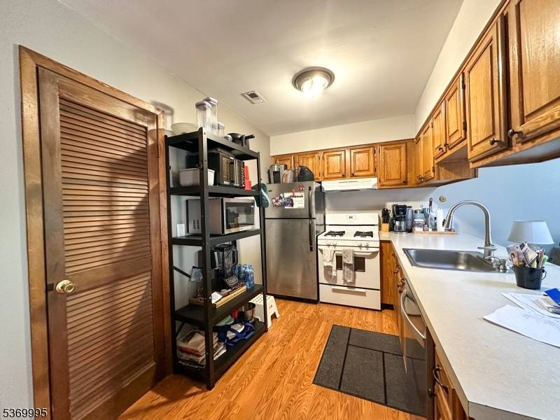 Vernon Twp., NJ 07462,4 Greg Norman Ct #4
