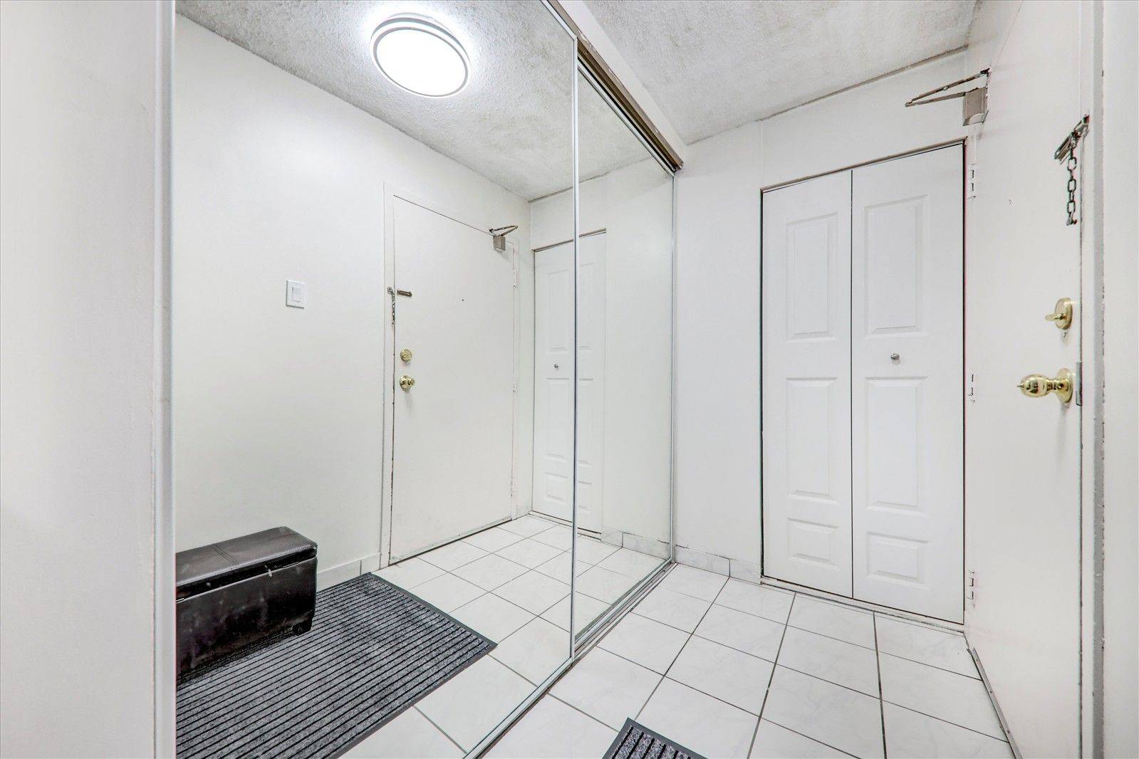 Toronto E11, ON M1B 3L9,10 Tapscott RD #409