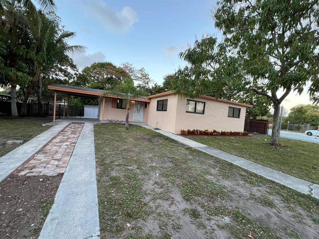 Deerfield Beach, FL 33064,285 NE 43rd St