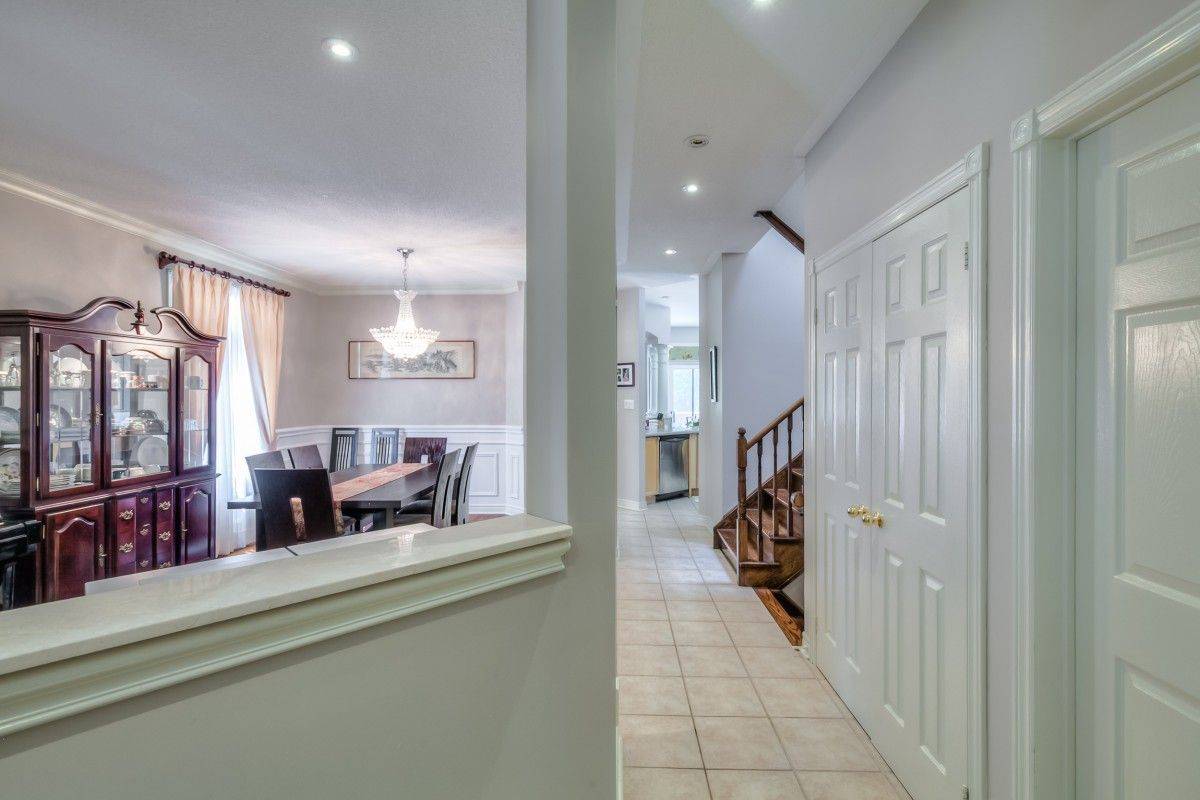Vaughan, ON L6A 2R5,115 Ridgeway CT