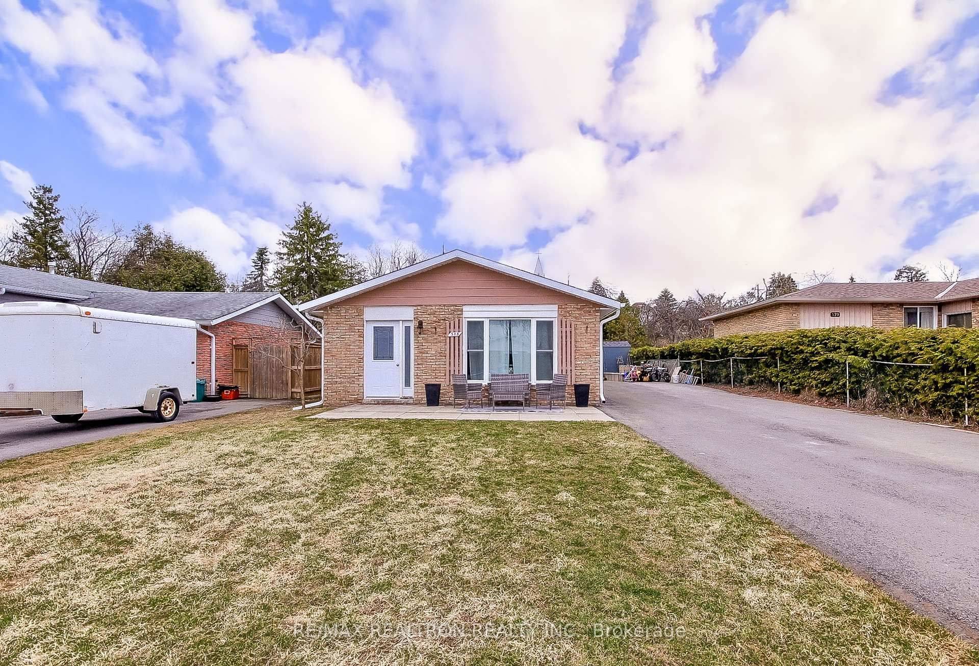 Brock, ON L0K 1A0,585 North ST
