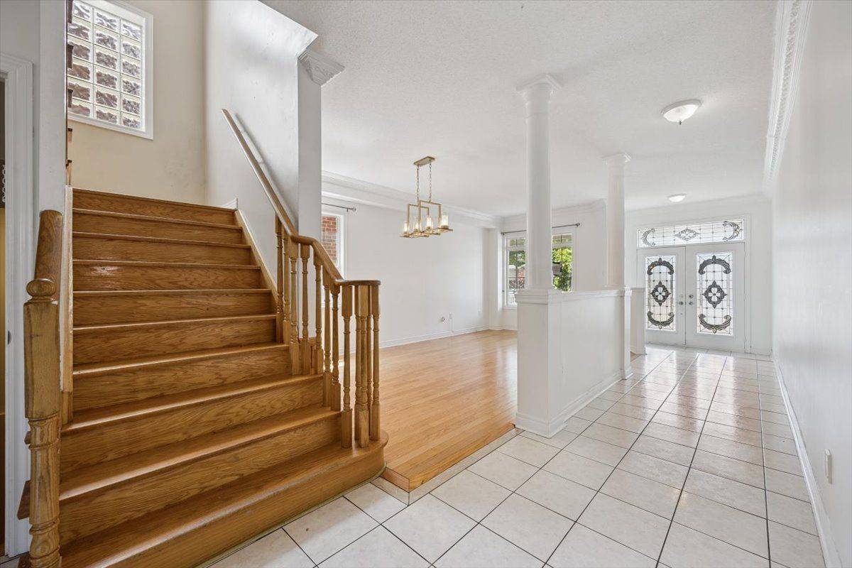 Milton, ON L9T 5X9,288 Fleming DR