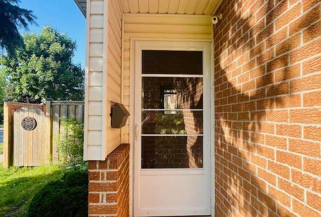 Oakville, ON L6M 1J3,1121 Potters Wheel CRES
