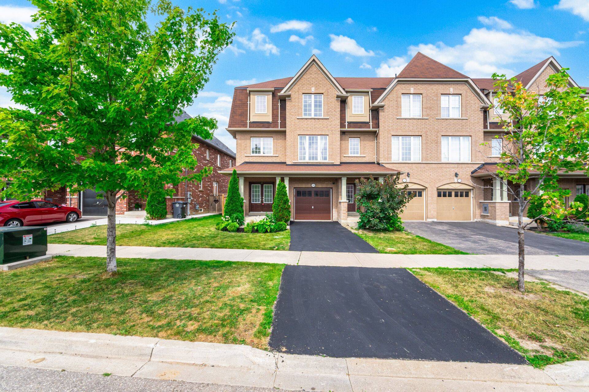 Brampton, ON L6R 3R1,170 Sussexvale DR