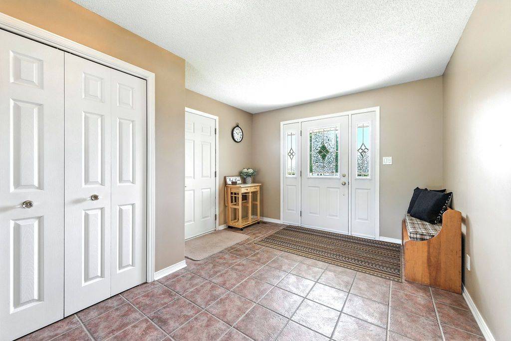 Laurentian Valley, ON K8B 1B6,186 Pleasant View DR
