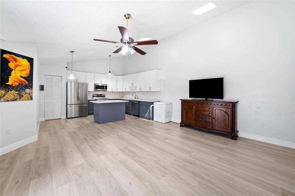 Boca Raton, FL 33496,9986 Boca Gardens Trail #C
