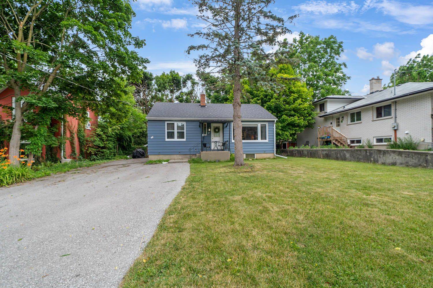 Barrie, ON L4M 1V6,88 Penetang ST