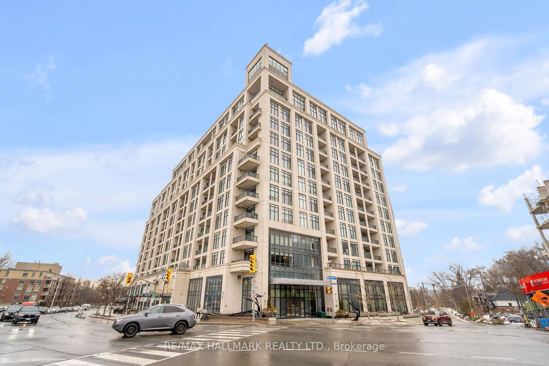 Toronto W01, ON M6S 4J8,1 Old Mill DR E #309