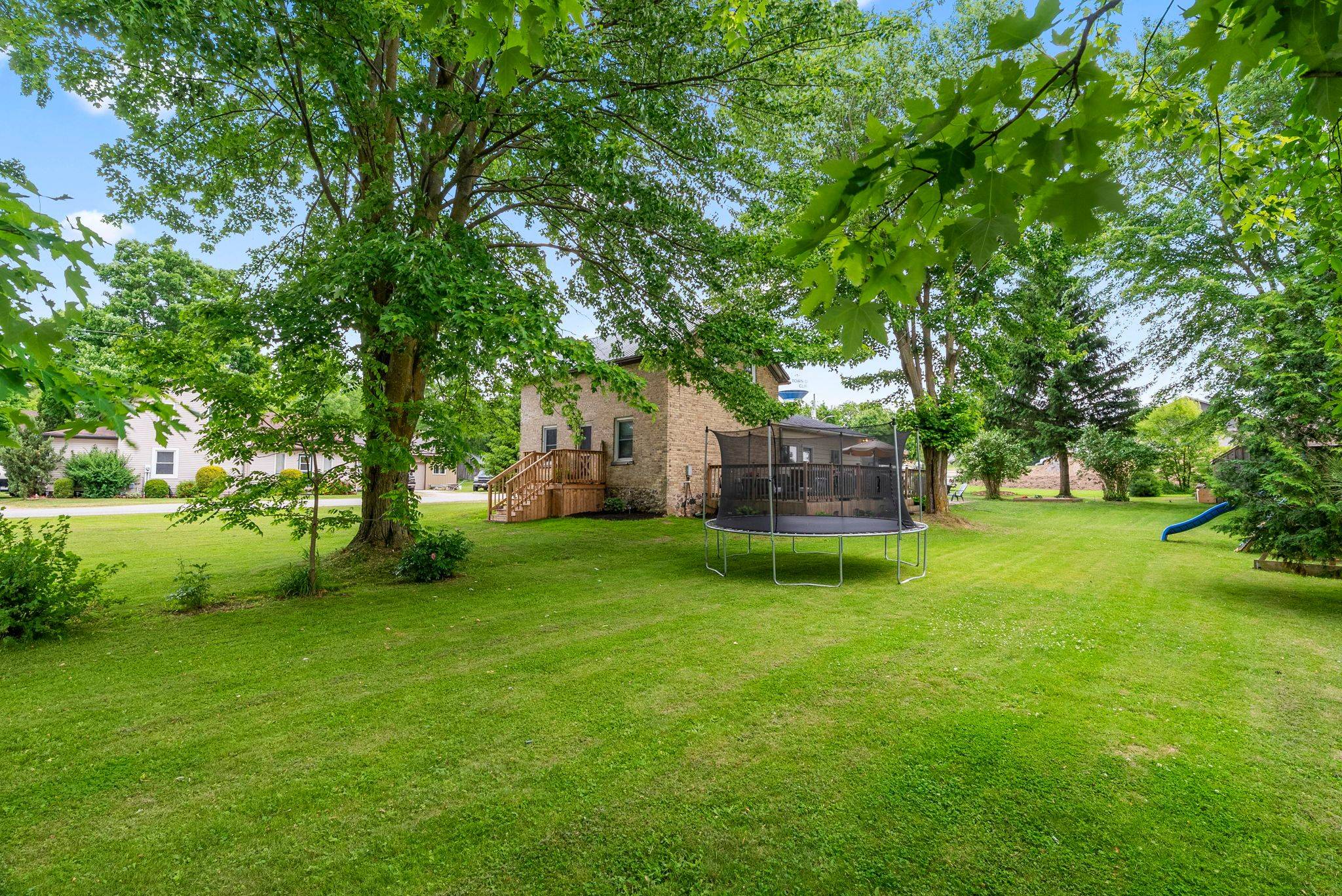 Minto, ON N0G 1M0,33 ALLAN ST