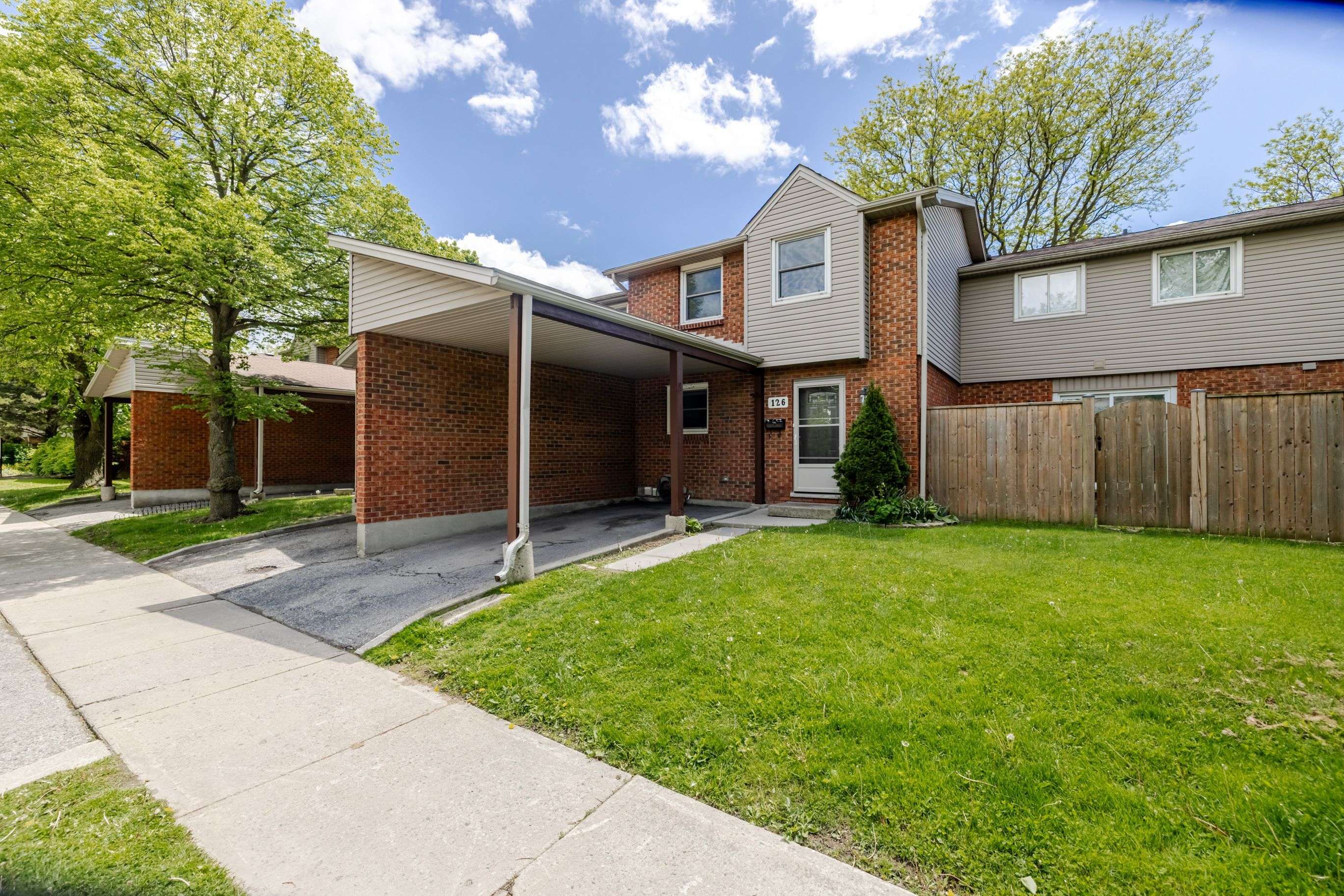 London South, ON N6E 2H7,1330 Jalna BLVD #126