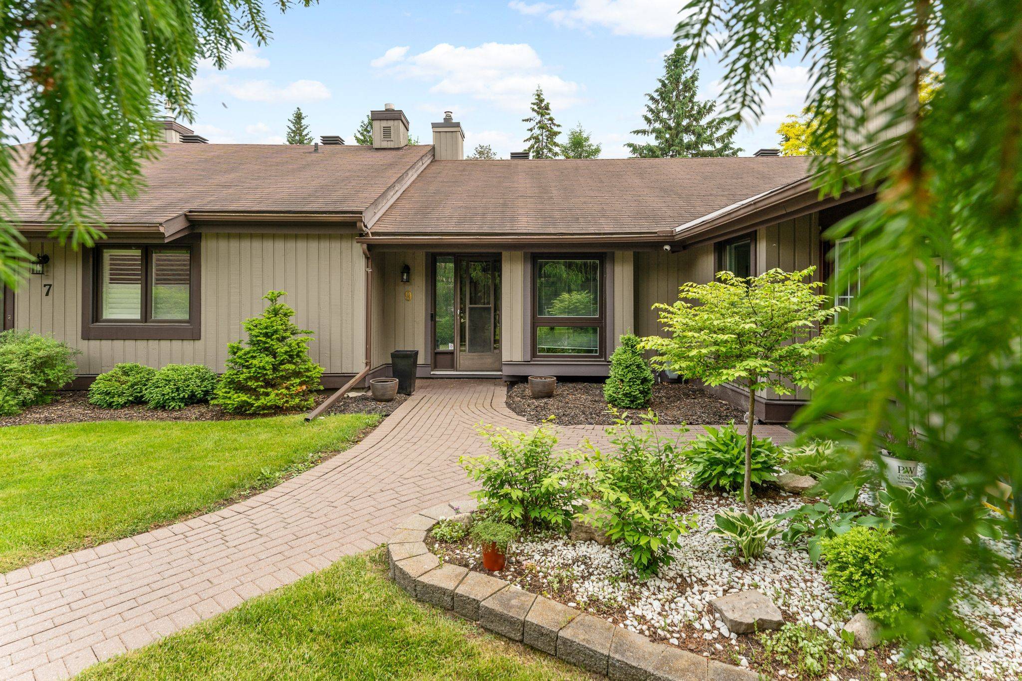 Stittsville - Munster - Richmond, ON K2S 1B9,9 Plainfield CT
