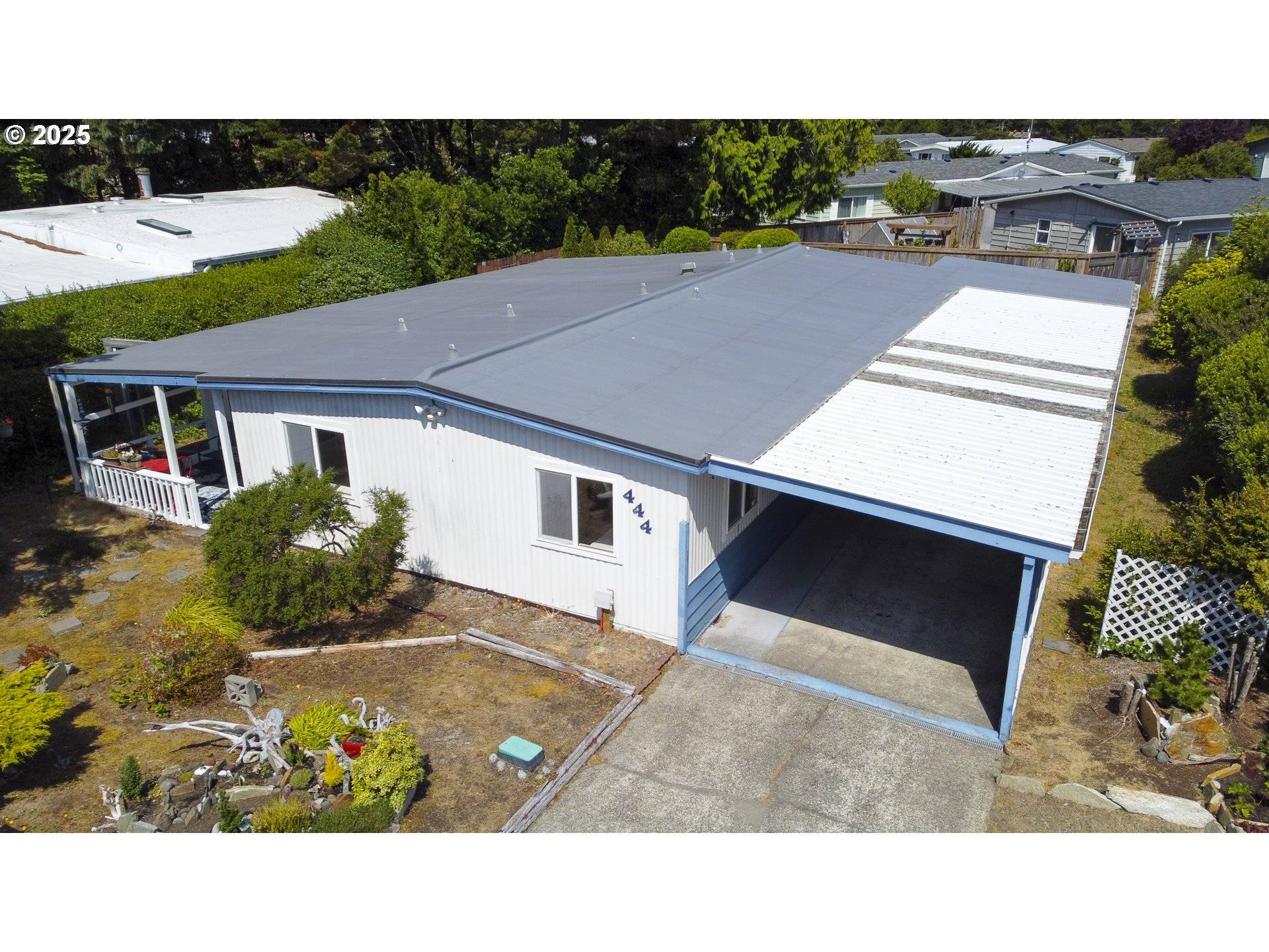 Florence, OR 97439,1600 RHODODENDRON DR #444