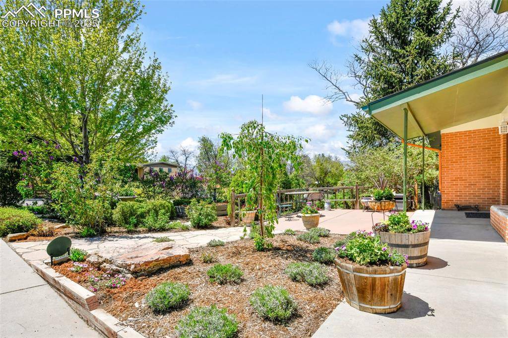 Colorado Springs, CO 80909,1313 Sunset RD