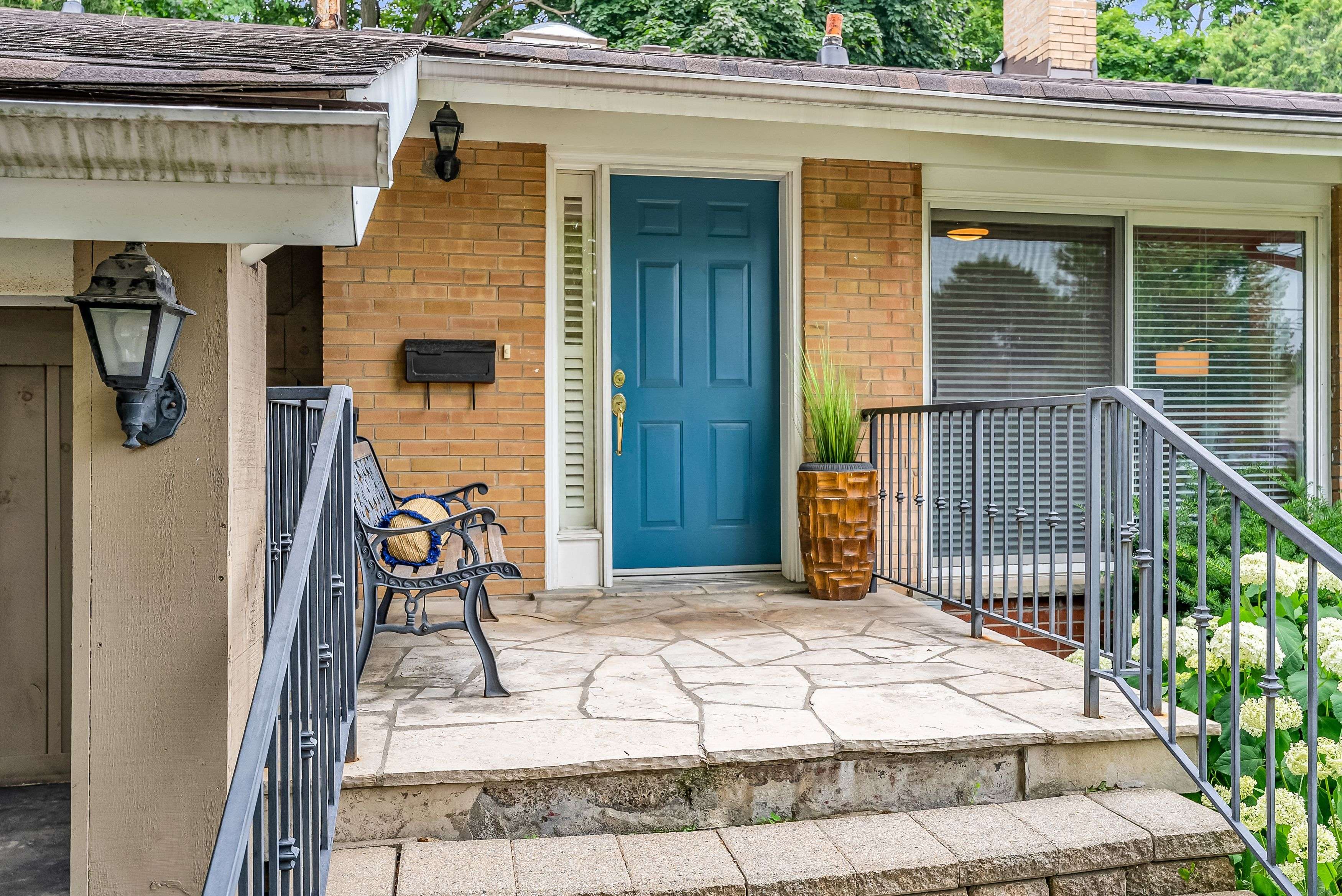 Toronto C13, ON M3A 3C1,141 Three Valleys DR