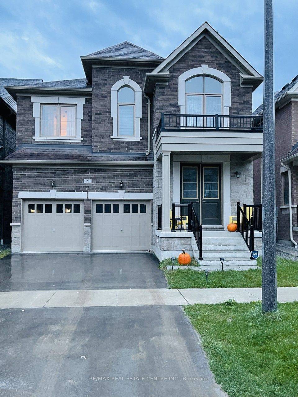 Whitby, ON L1P 0K5,21 Whitefish ST #Upper