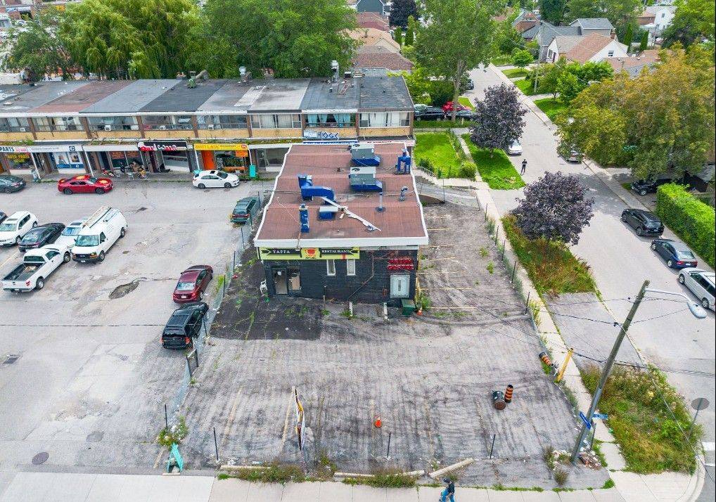 Toronto E04, ON M1K 1L6,3537 St Clair AVE E