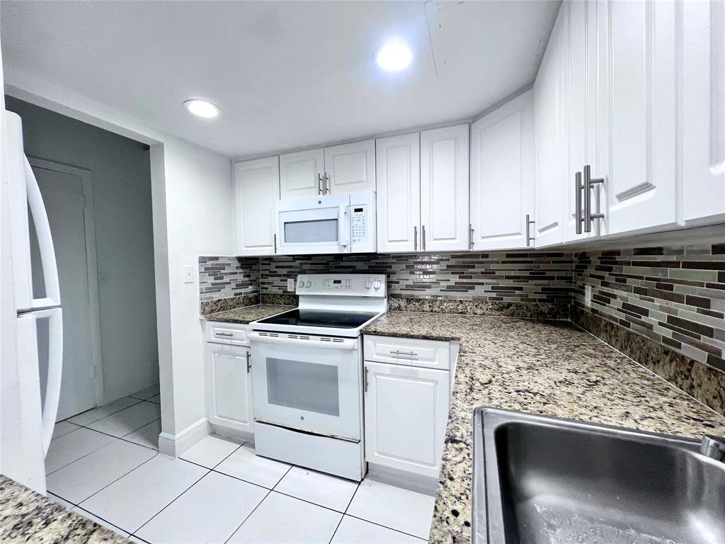 Lauderhill, FL 33313,2580 NW 56th Ave #500-205