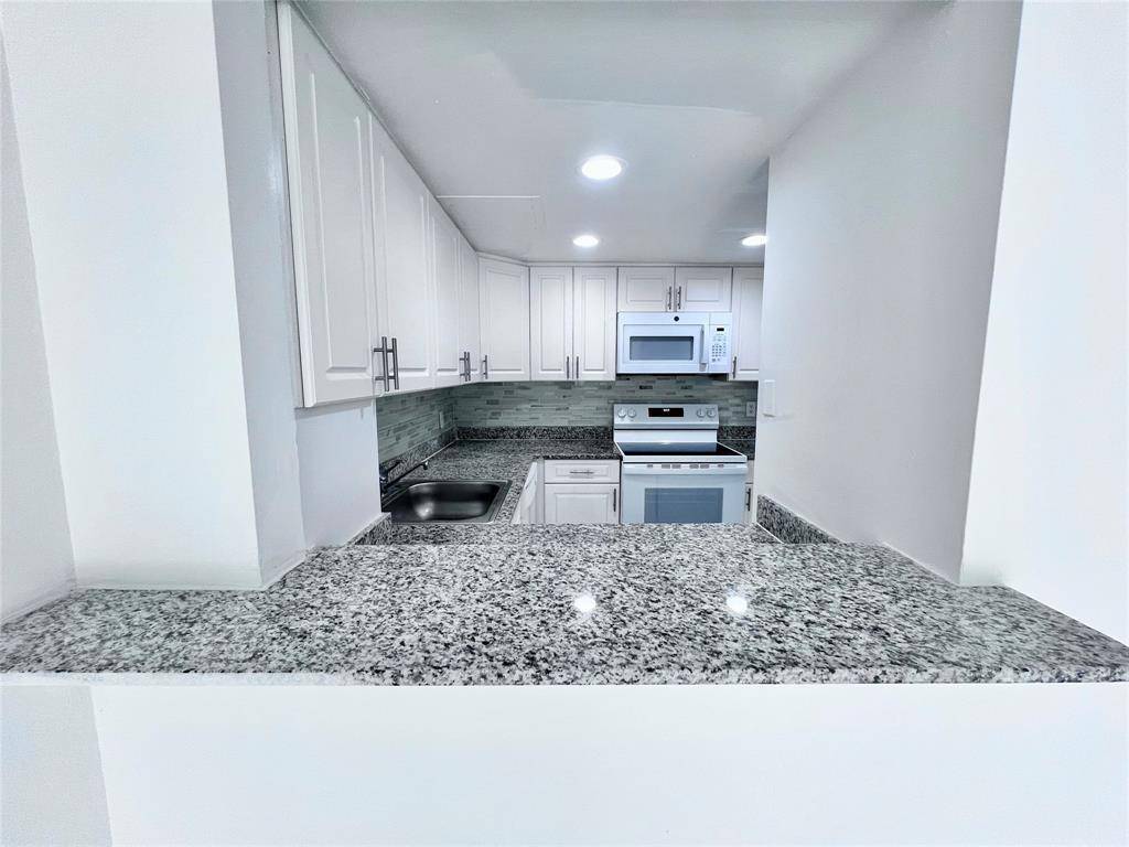 Lauderhill, FL 33313,2580 NW 56th Ave #500-410