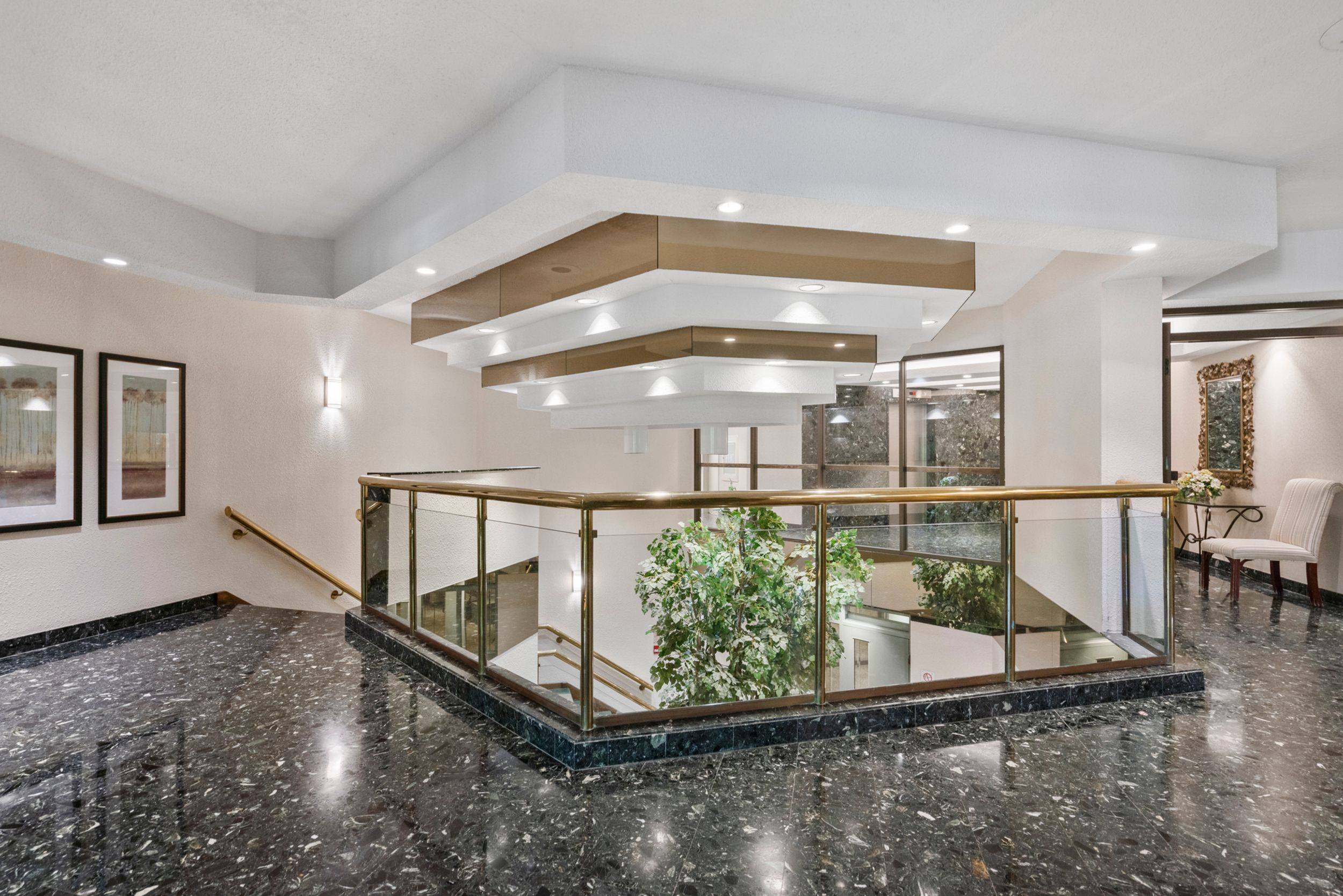 Toronto W09, ON M9P 3S7,2000 Islington AVE #912