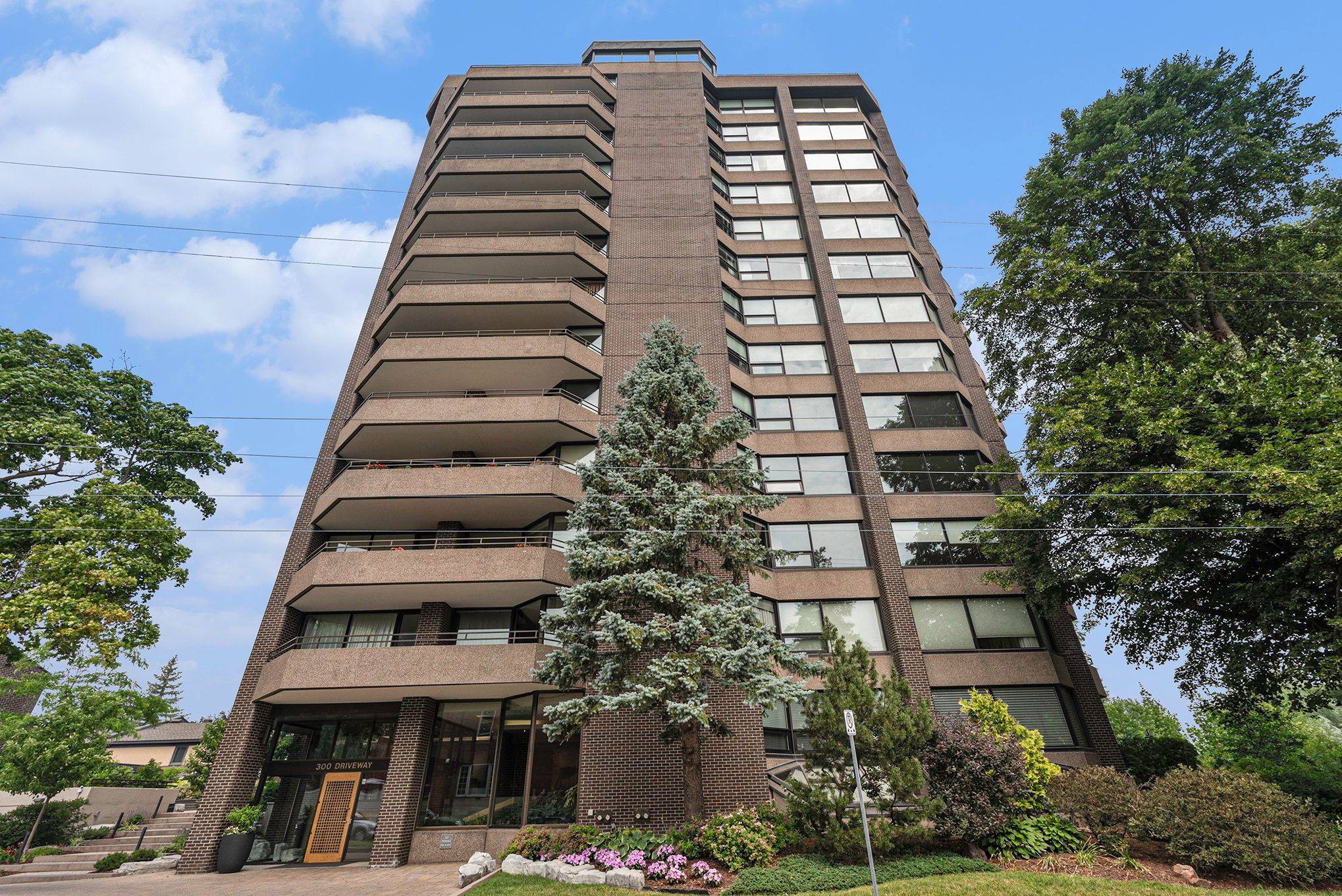 Glebe - Ottawa East And Area, ON K1S 3M6,300 Queen Elizabeth DR #14B