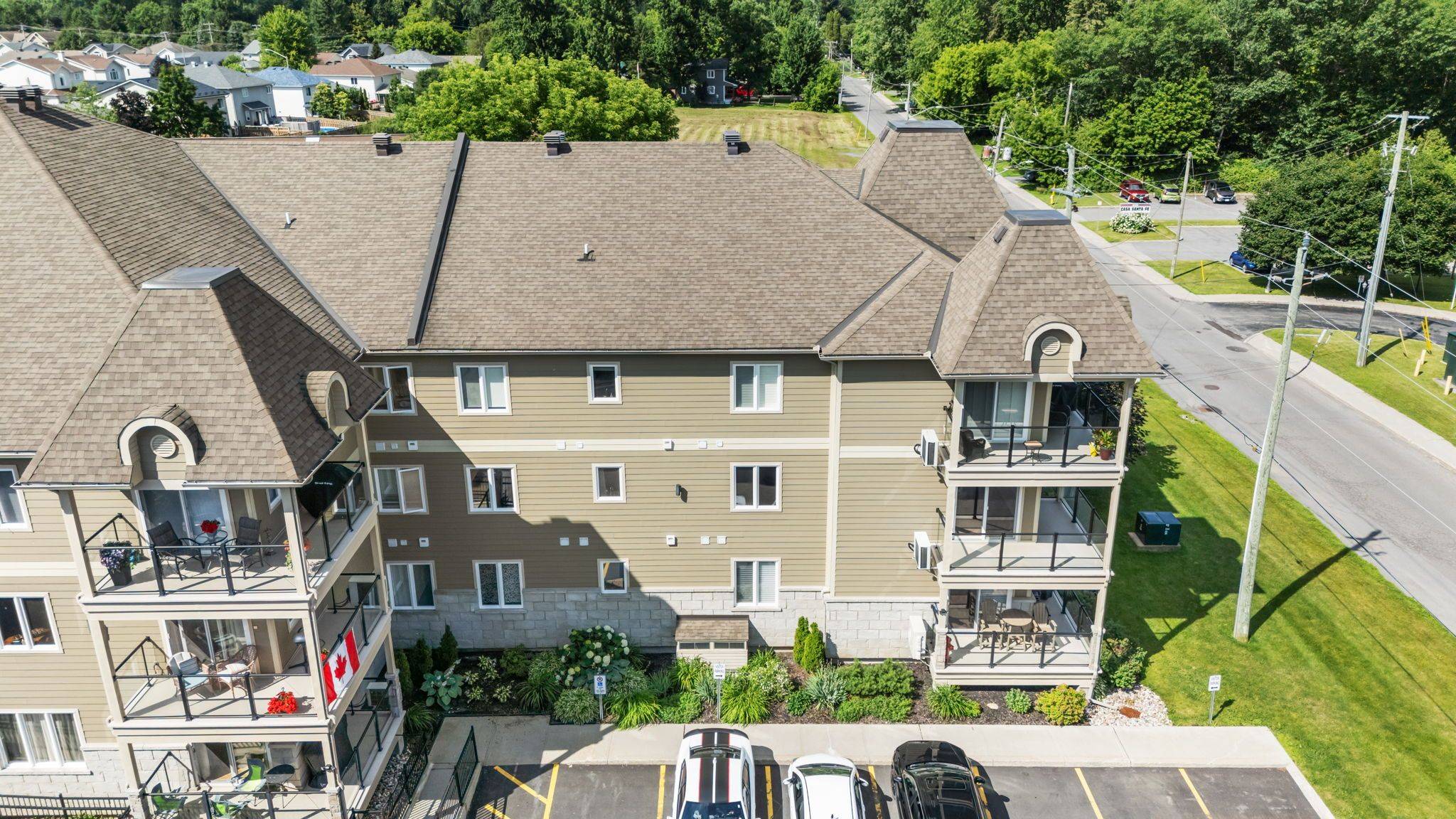 Russell, ON K4R 0C2,476 Church ST #202