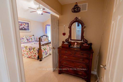 Niagara Falls, ON L2E 0A1,6263 Valley WAY #10