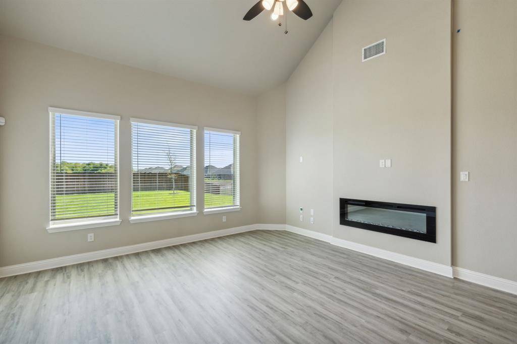 Waxahachie, TX 75165,711 Cherry Bark Trail