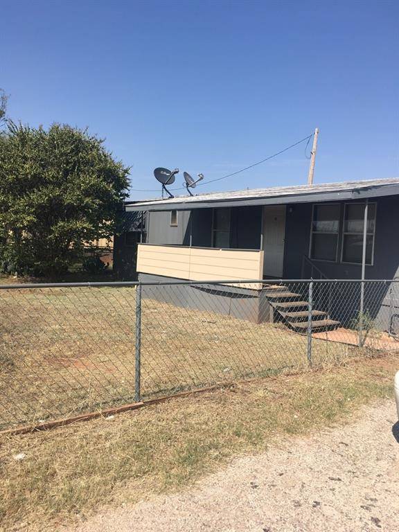 Tye, TX 79563,140 Apache Road