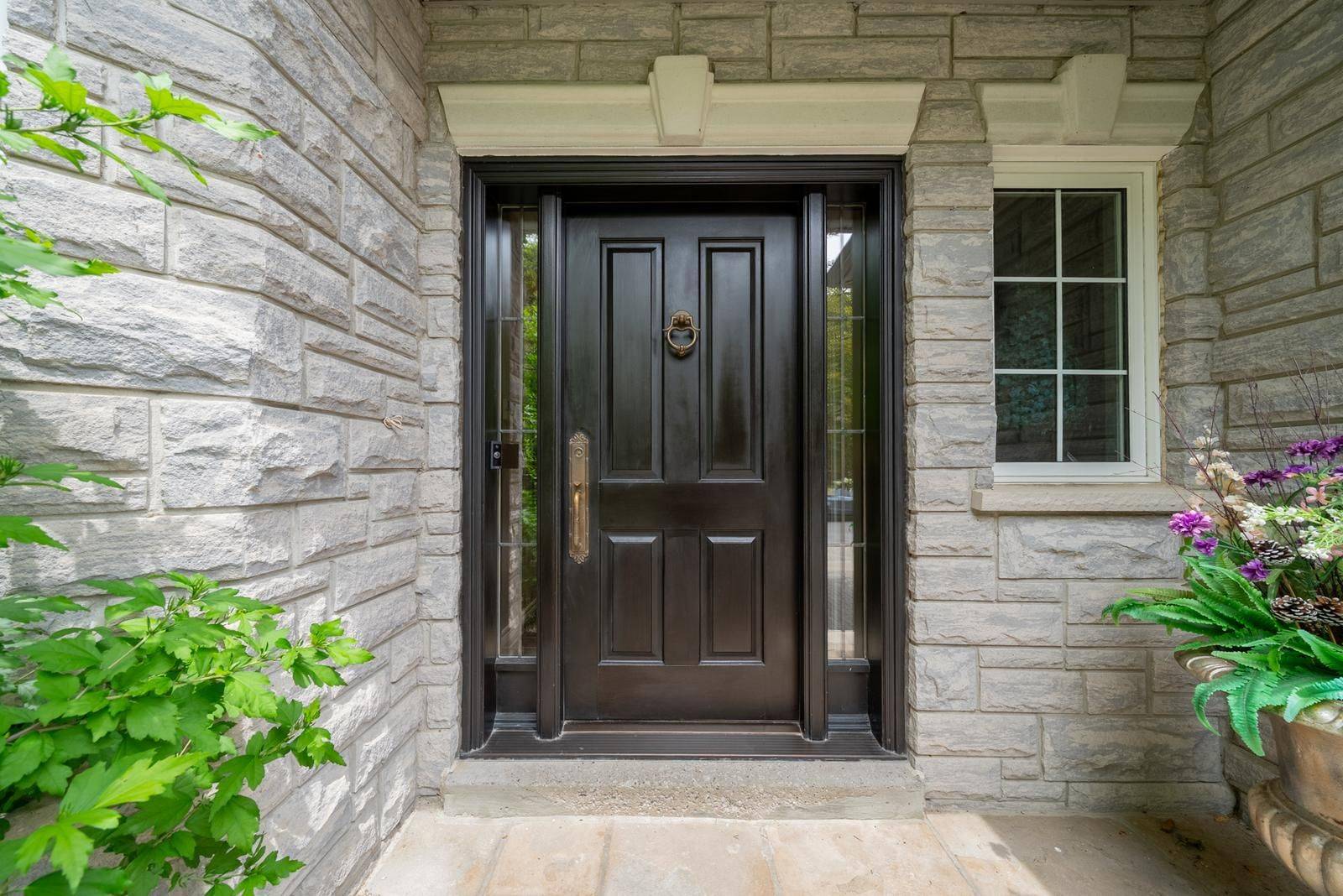 Whitchurch-stouffville, ON L4A 1K2,129 Lori AVE