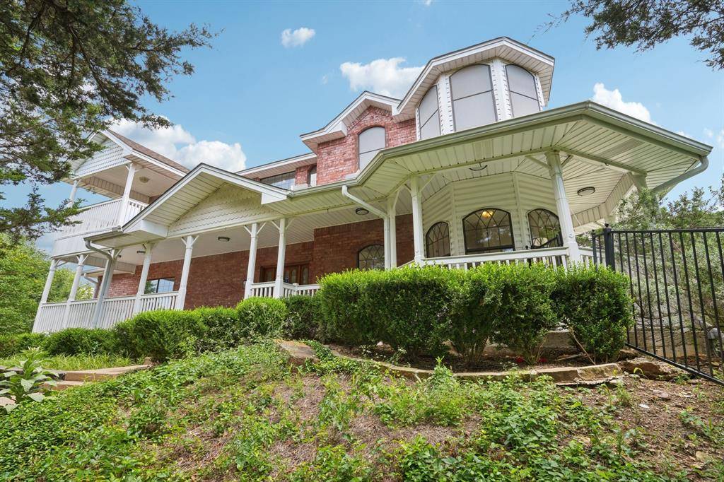 Cedar Hill, TX 75104,2224 Bluff Court