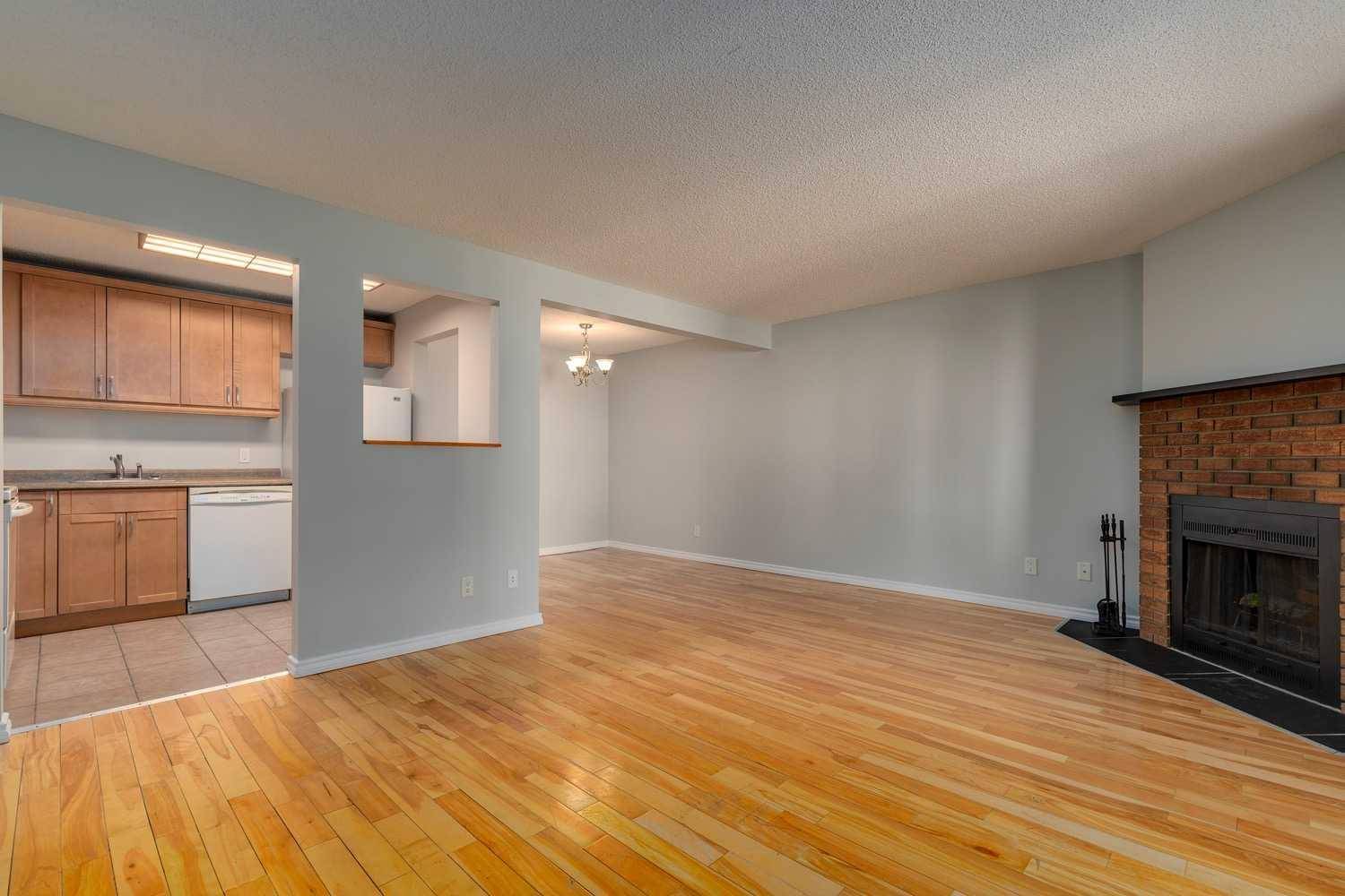 Calgary, AB T2W 5J9,37 Cedar Springs GDNS SW