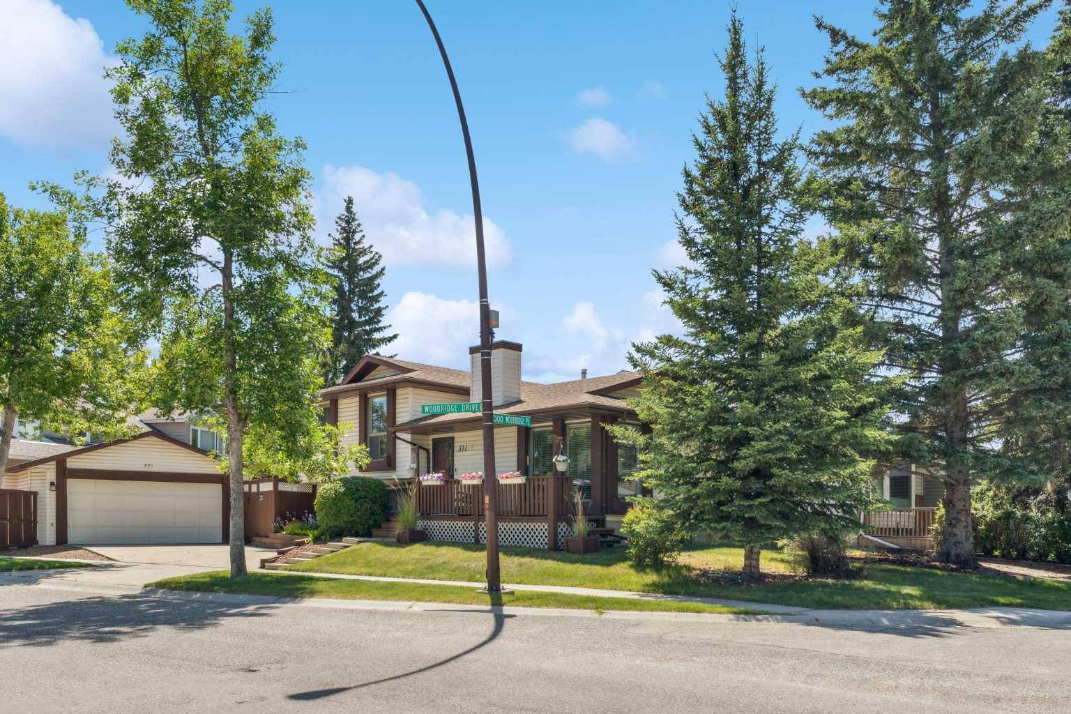 Calgary, AB T2W 3S5,371 Woodridge PL SW