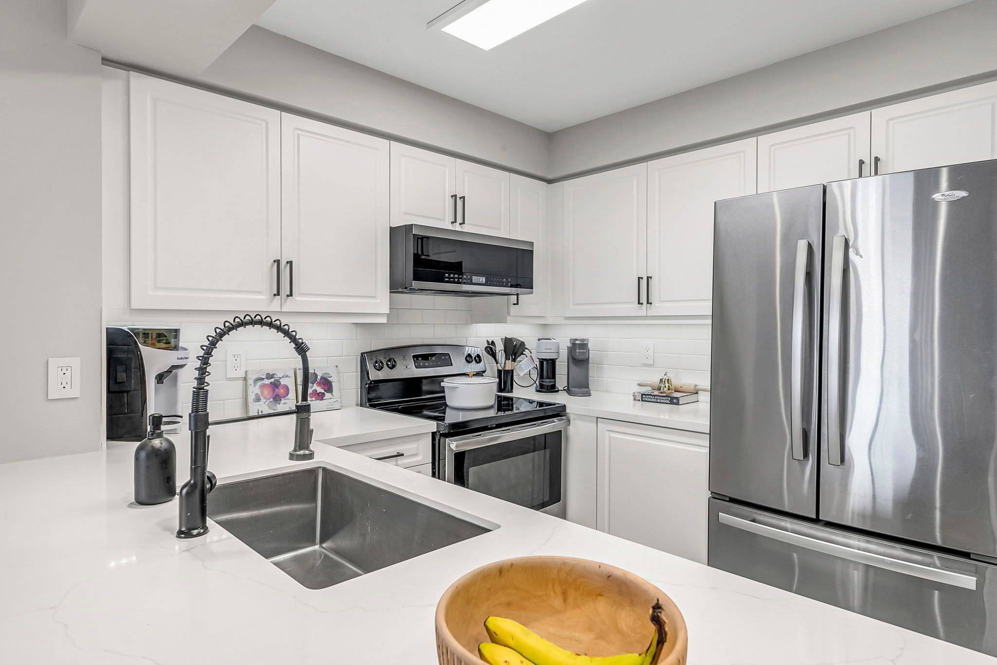Richmond Hill, ON L4C 0T6,330 Red Maple RD #602