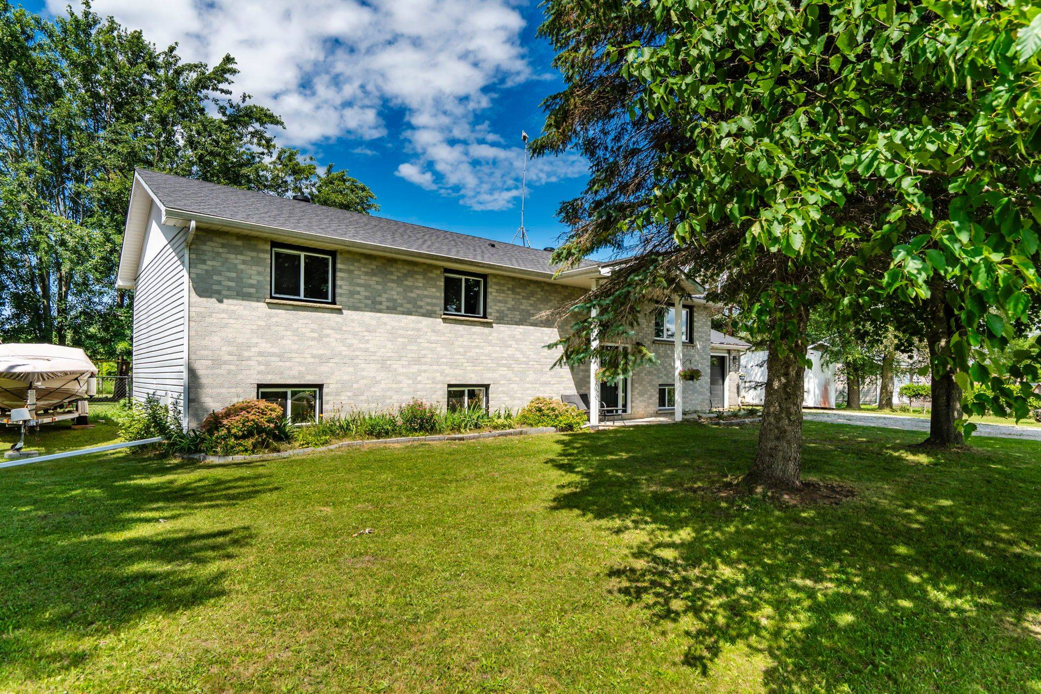 Clearview, ON L0M 1N0,169 Switzer ST