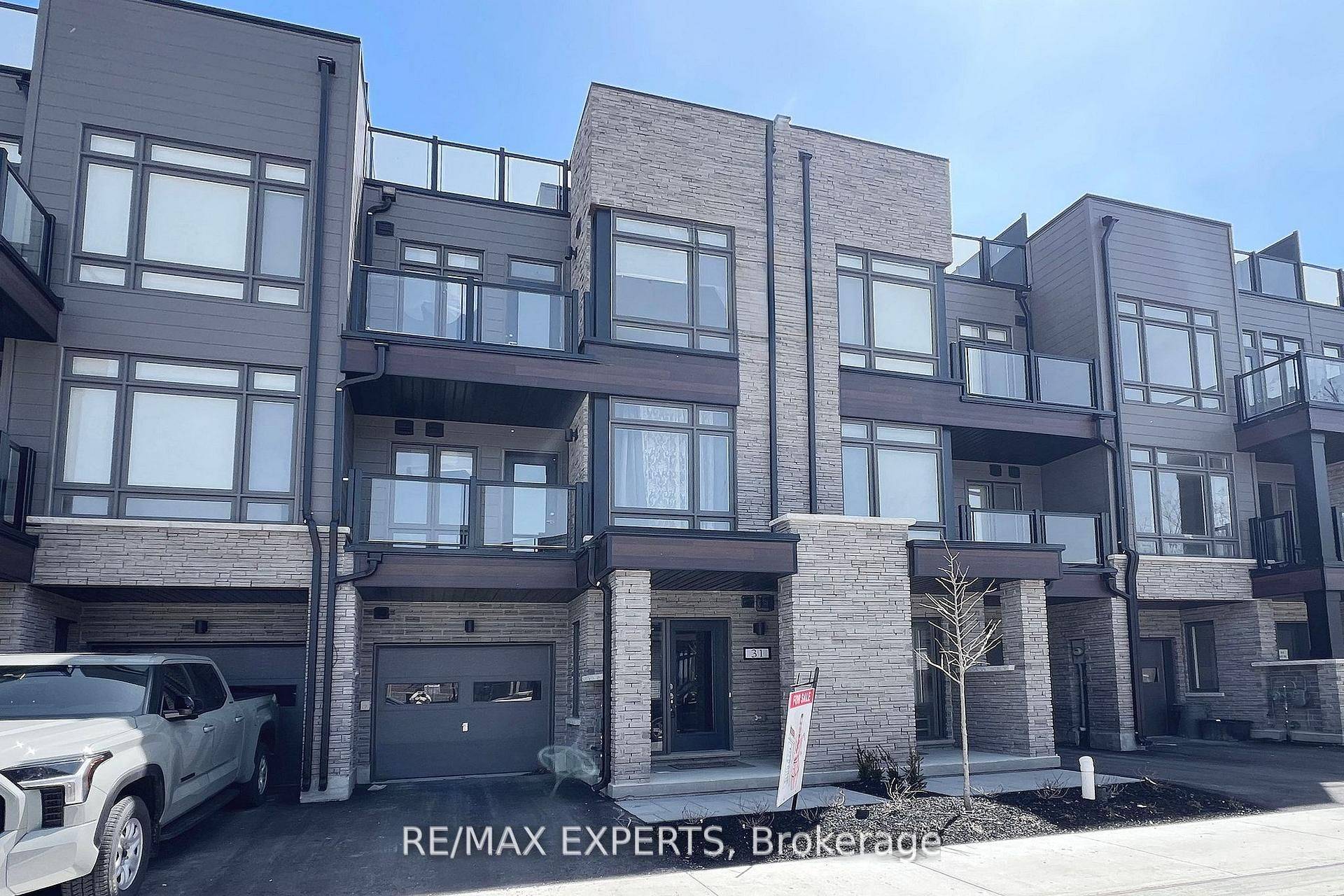 Orillia, ON L3V 8P7,31 Wyn Wood LN