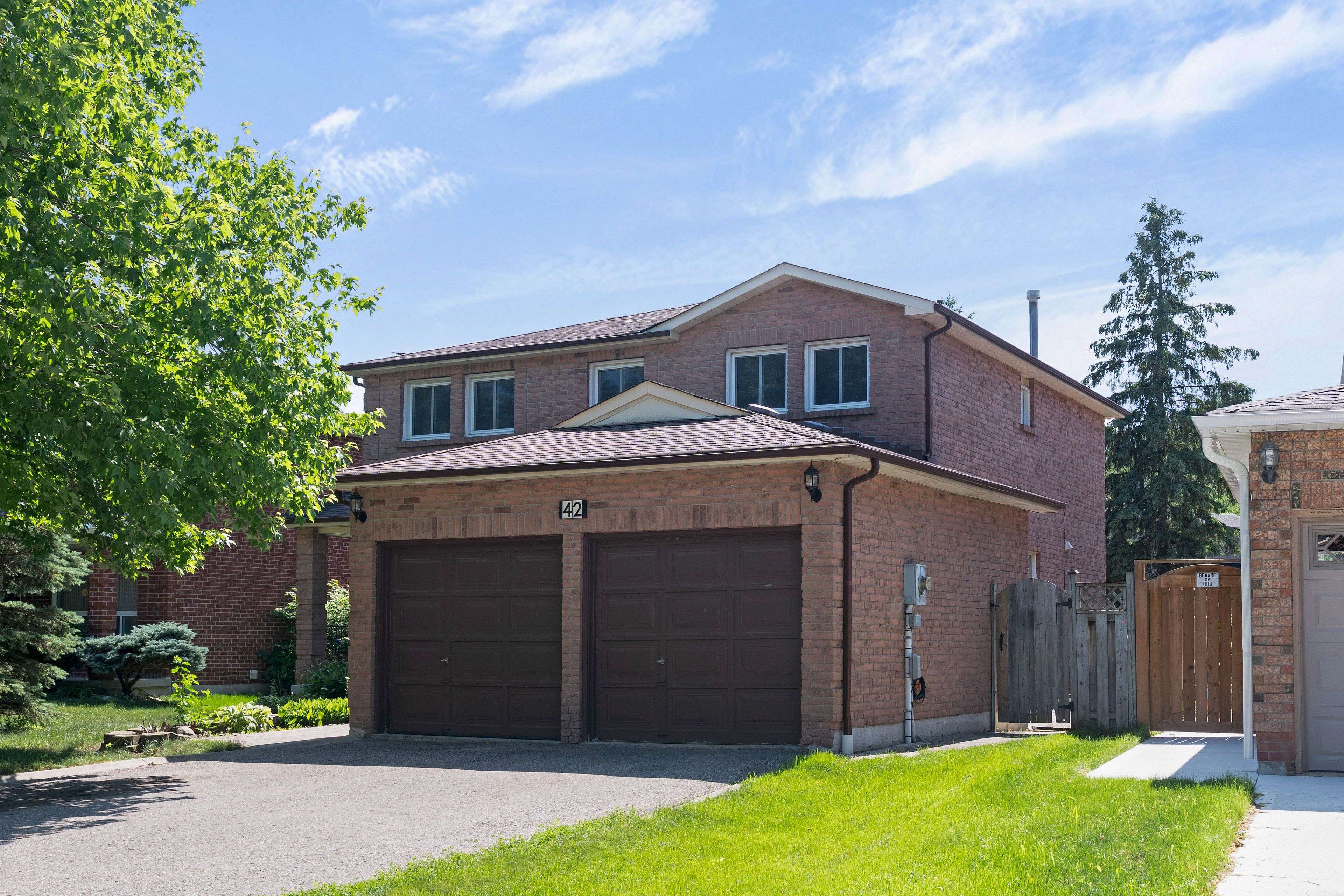 Caledon, ON L7E 2E5,42 Deer Valley DR