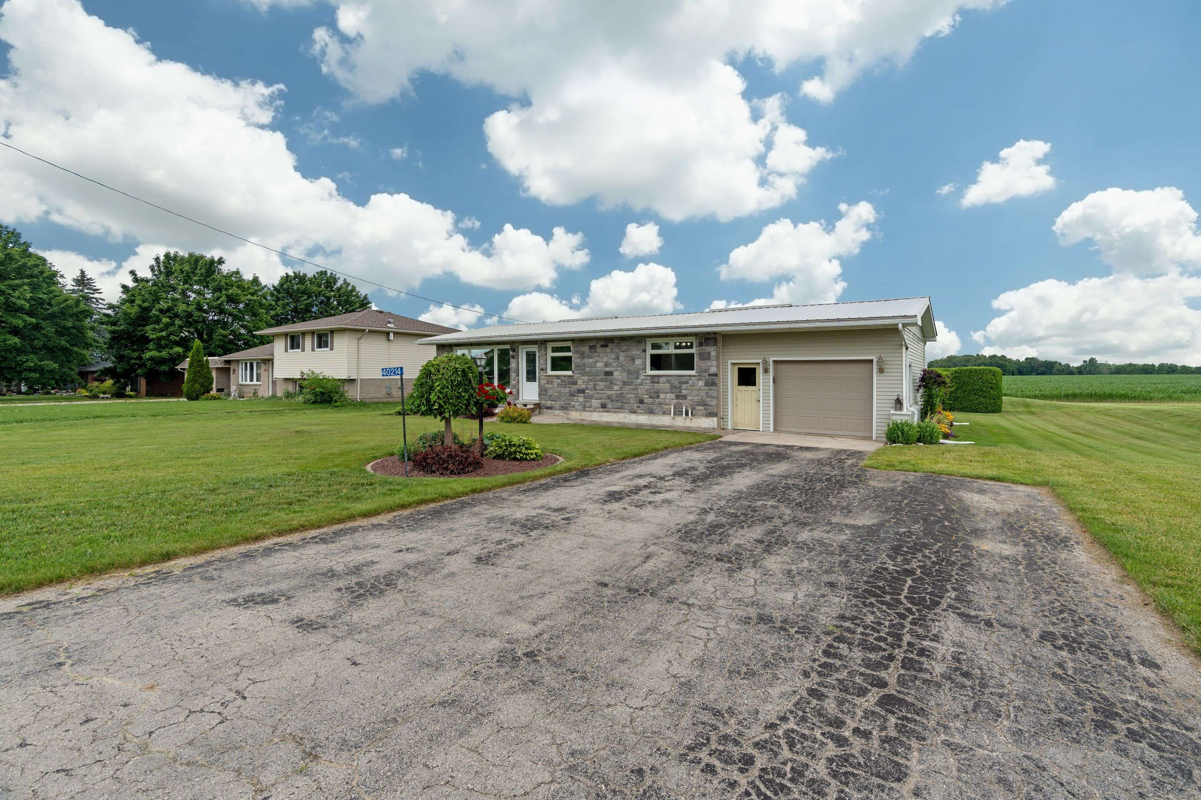 South Huron, ON N0M 1S5,40214 Huron ST E