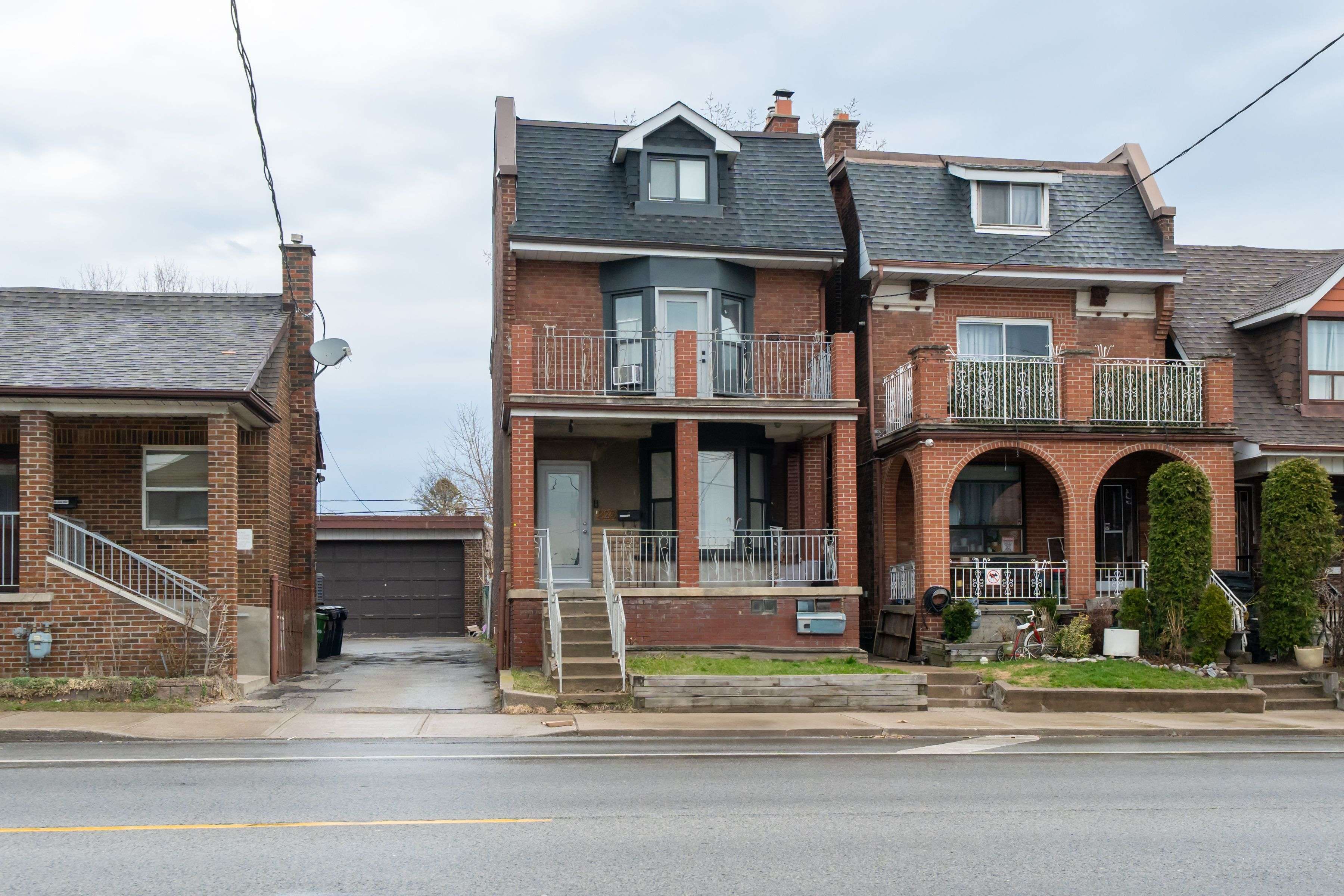 Toronto C03, ON M6E 2V3,223 Oakwood AVE #MAIN