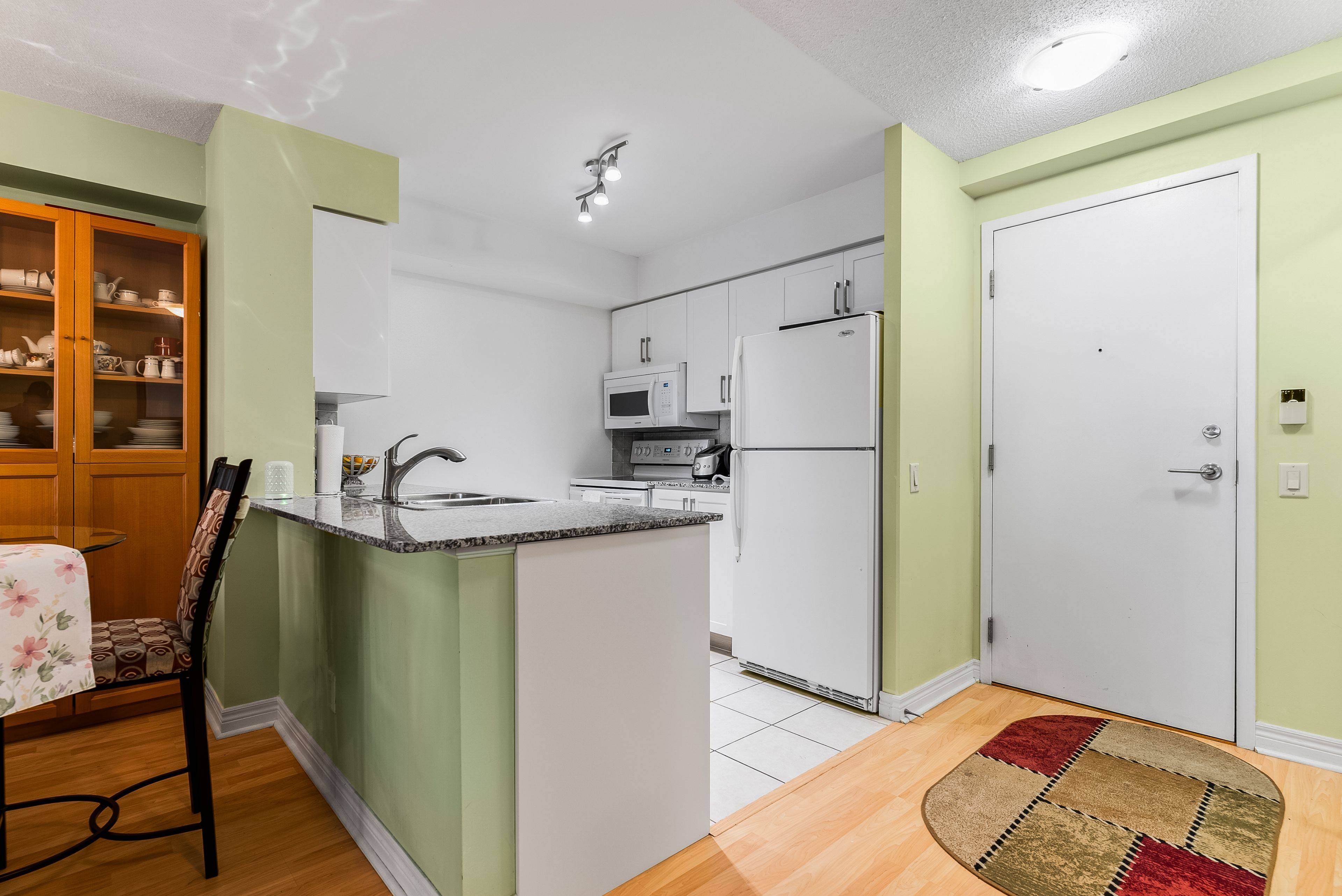 Toronto E09, ON M1P 5E4,83 Borough DR #809